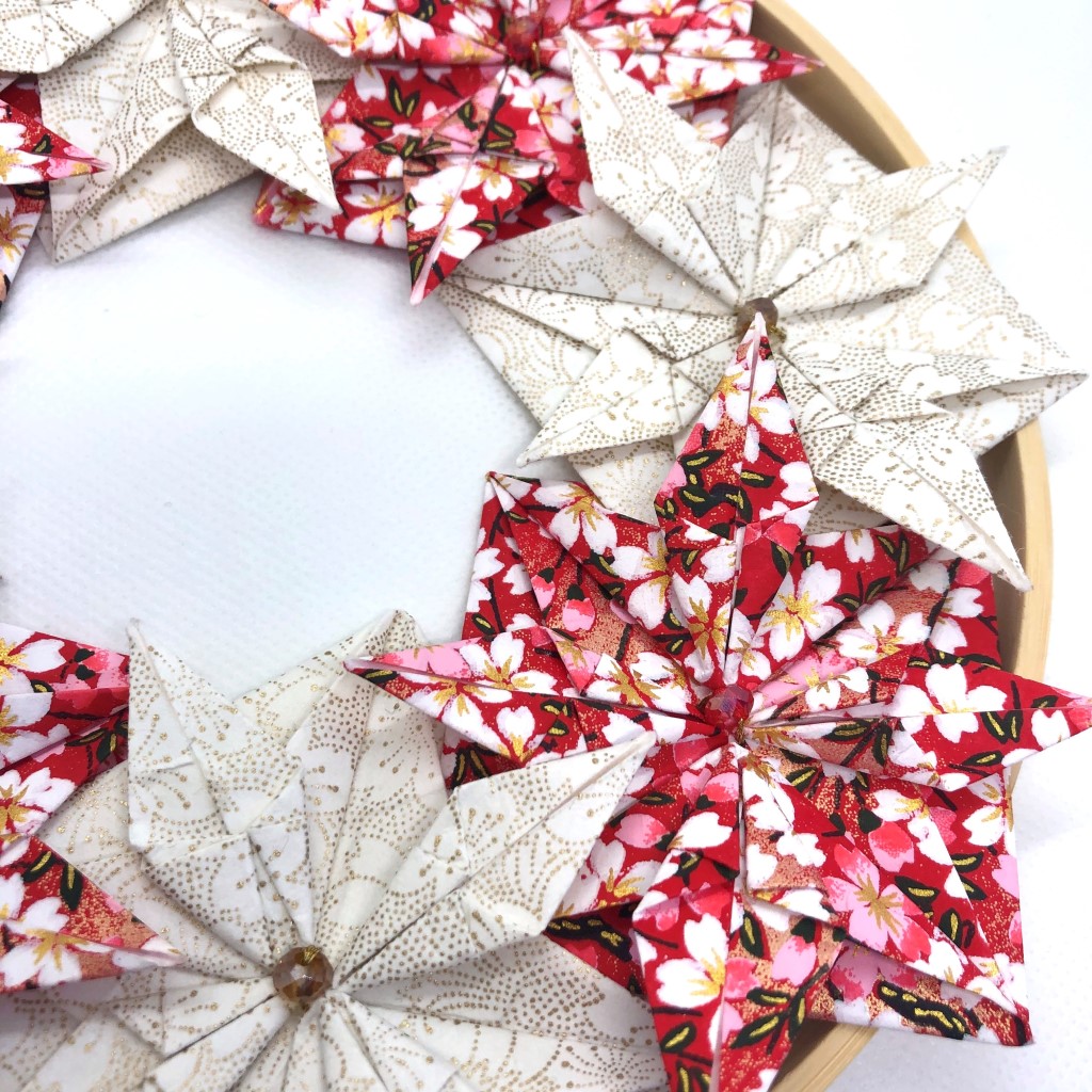 Couronne Kyoto avec pois de senteur en origami – rouge et blanche