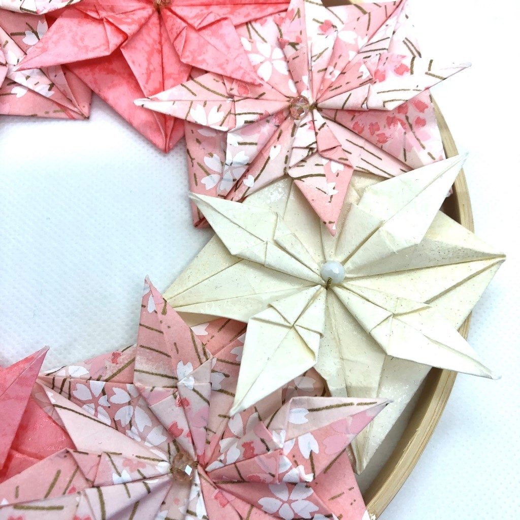 Couronne Kyoto avec pois de senteur en origami – rose et écru