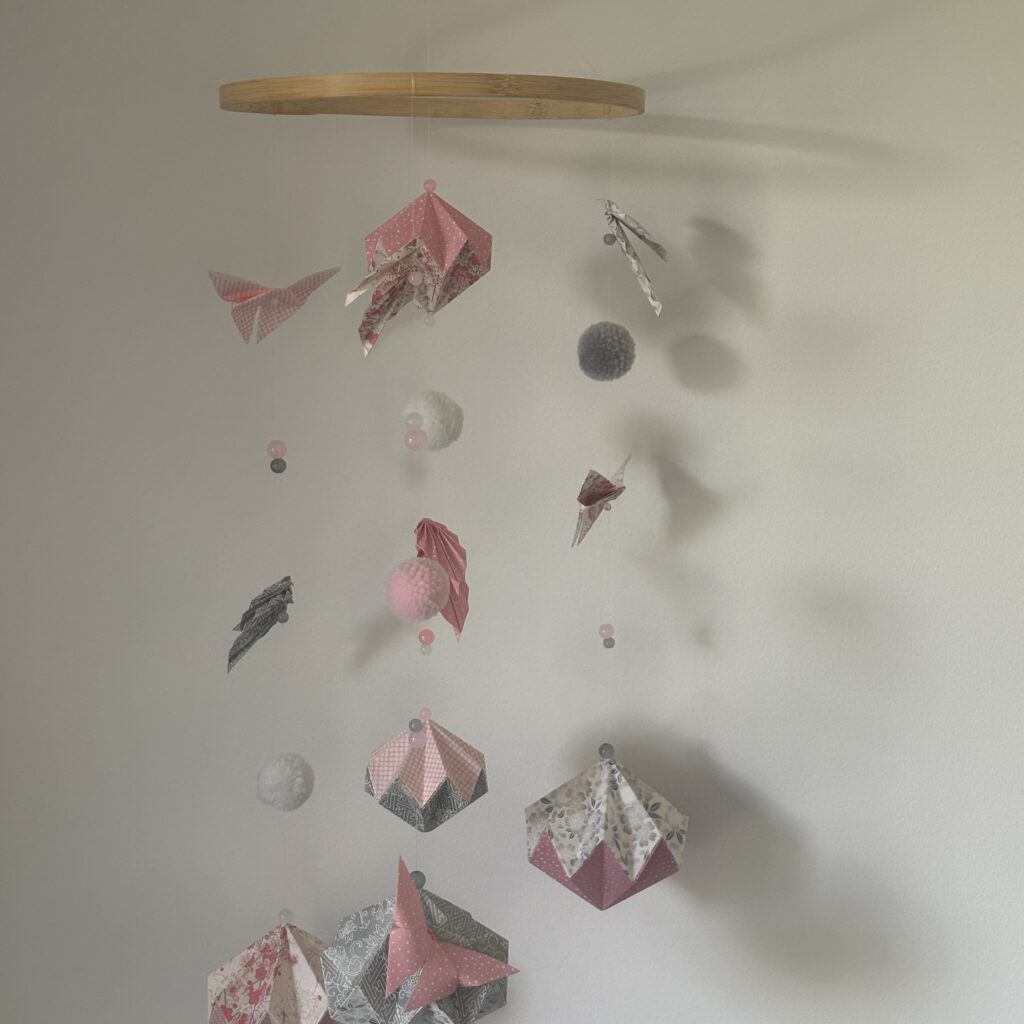 Suspension mobile papillons Rose et gris