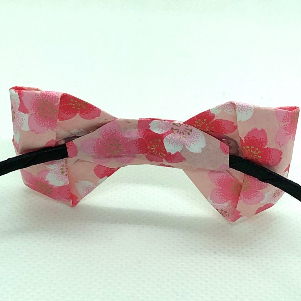 Serre-tête avec nœud en origami rose