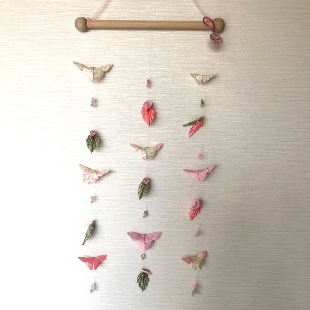 Suspension murale papillons rose