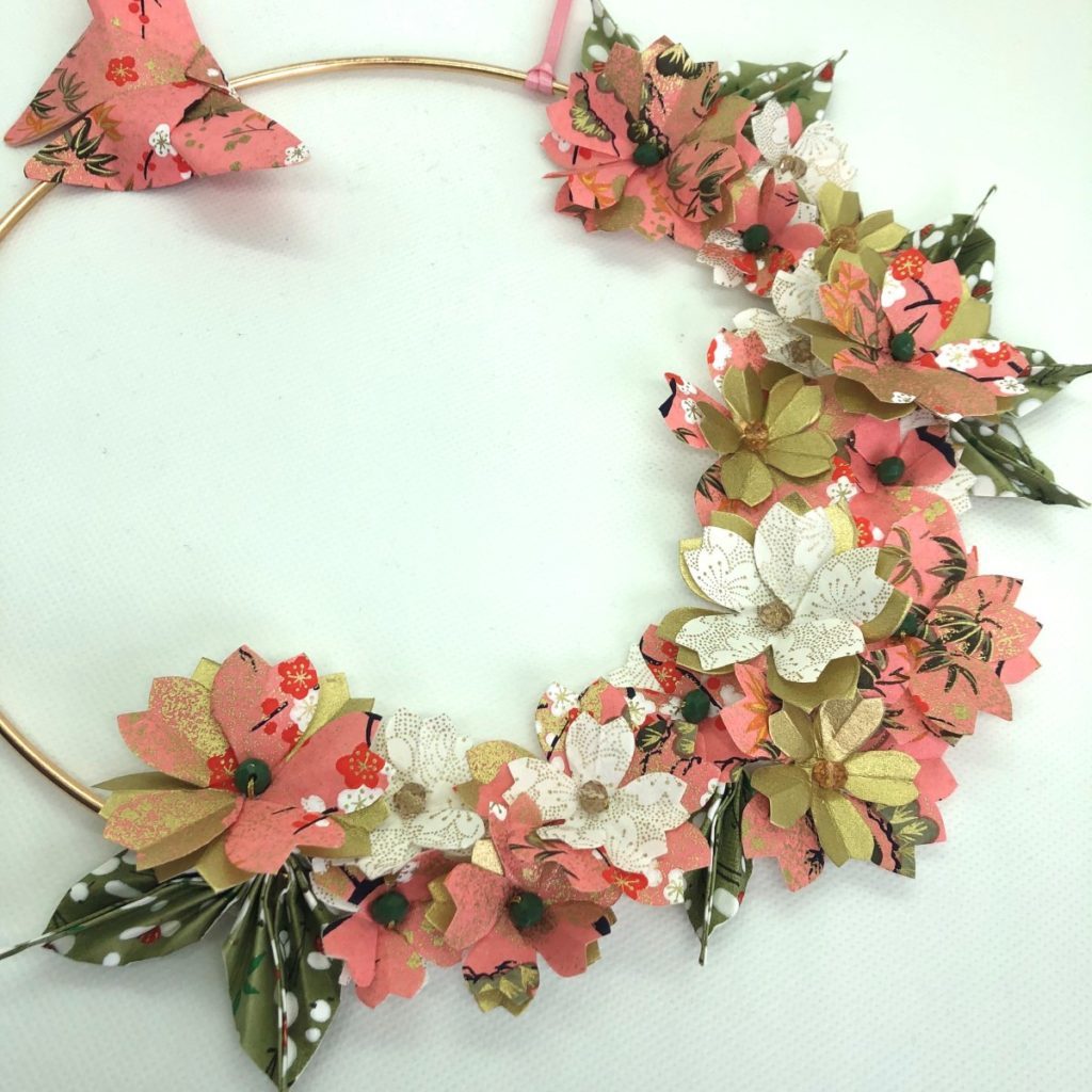 Couronne Kamakura avec fleurs en origami – Rose & or