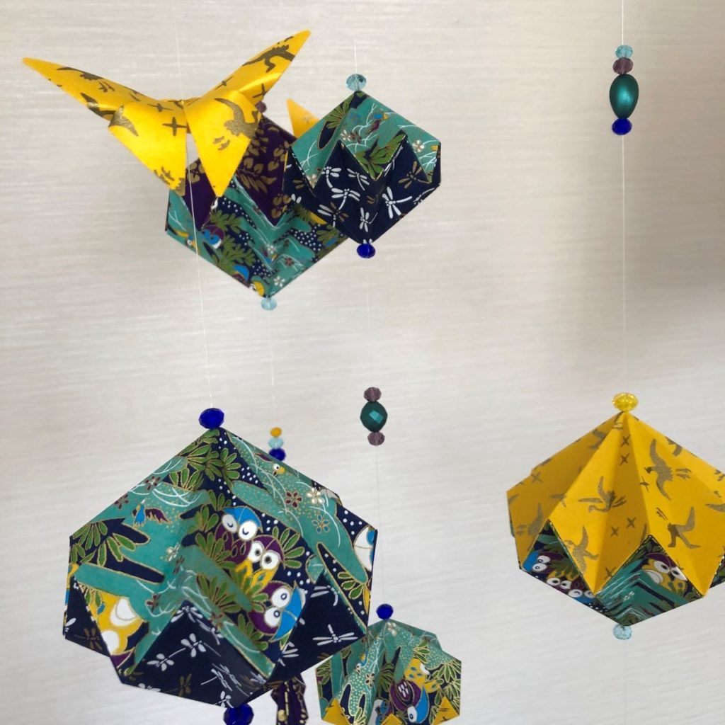 Suspension origami hiboux et papillons
