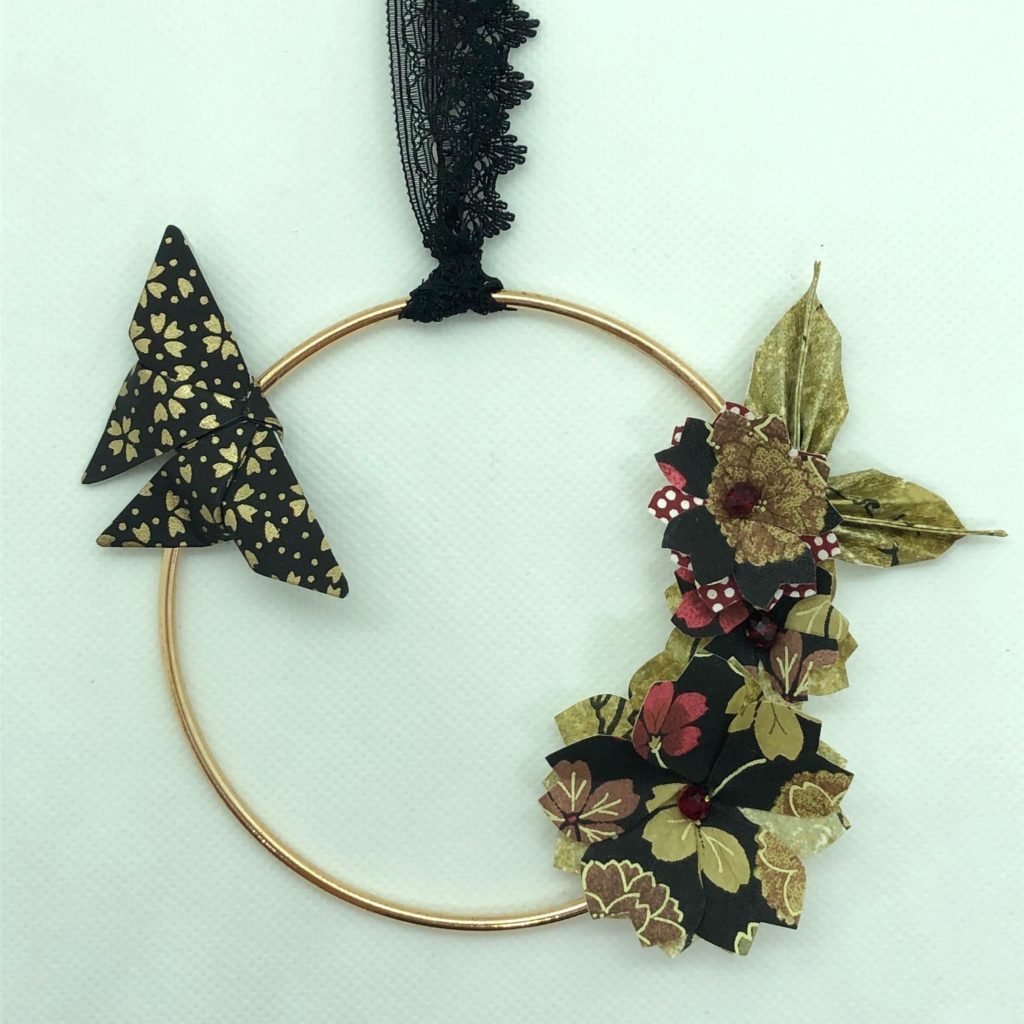 Couronne Izu avec fleurs en origami – Encens