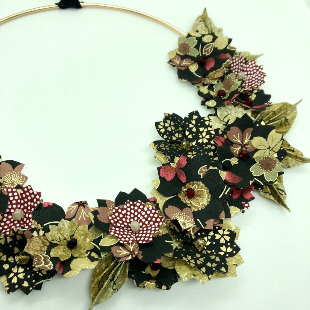 Couronne Kamakura avec fleurs en origami – Encens