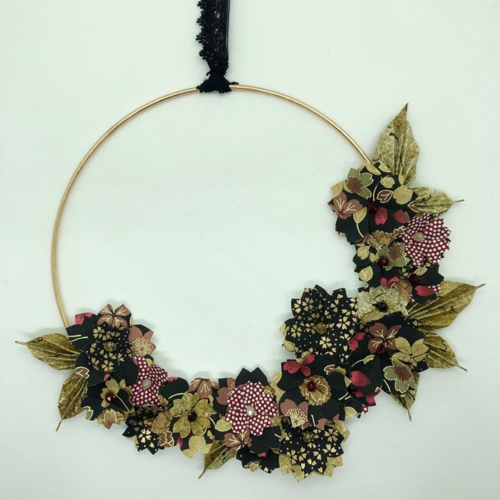 Couronne Kamakura avec fleurs en origami – Encens