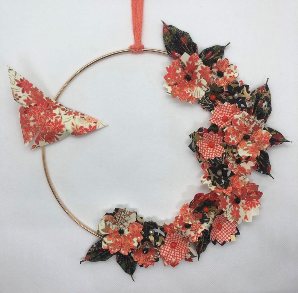 Couronne Kamakura avec fleurs en origami – Halloween