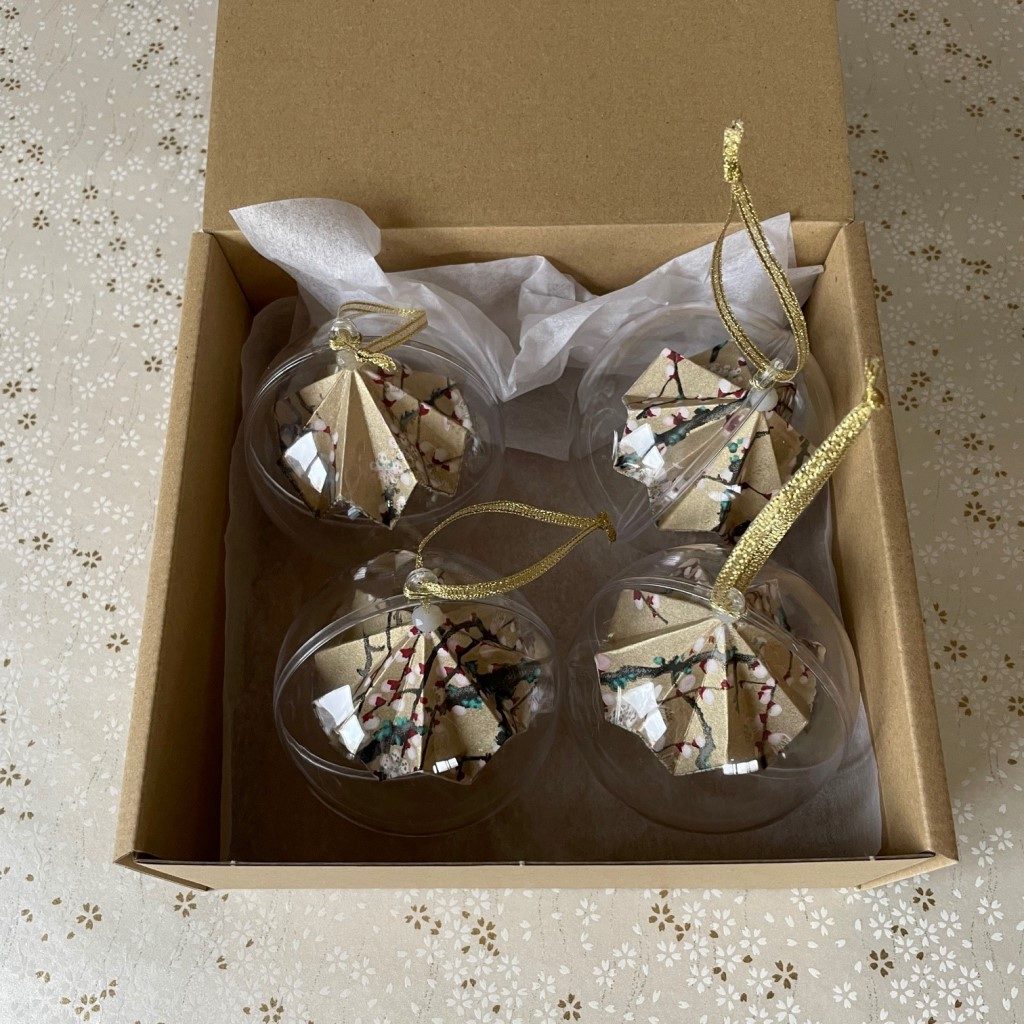 Coffret 4 boules de Noël – Origami dans boule plastique