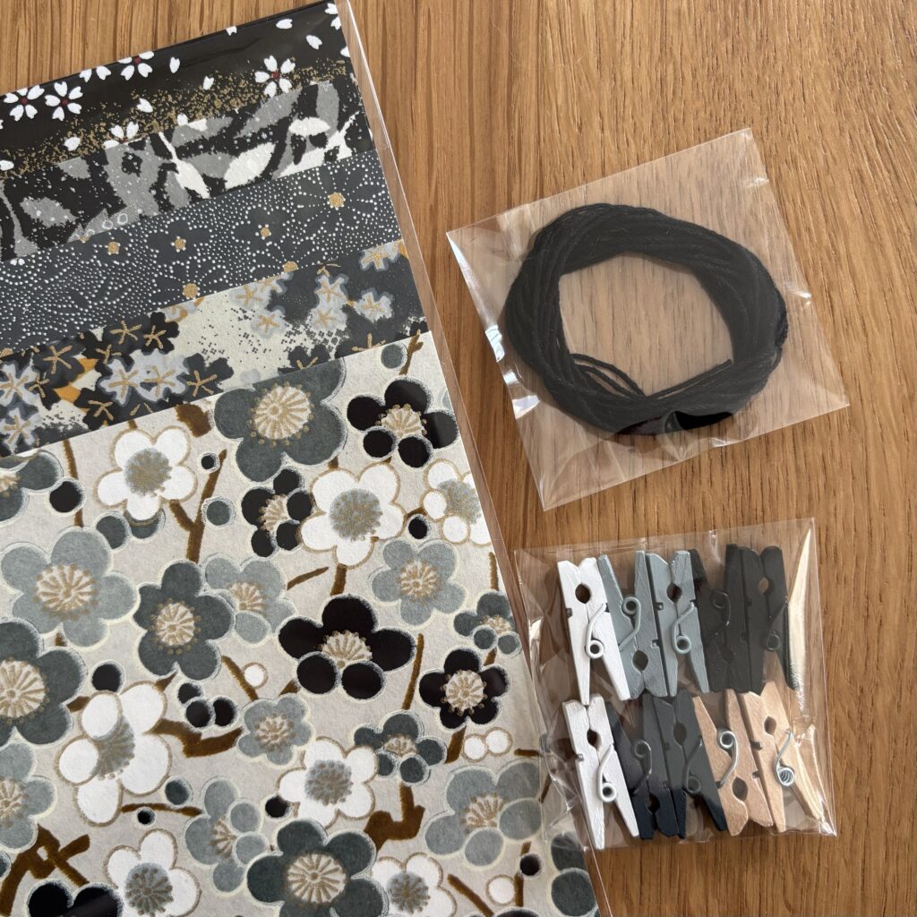 KIT Créatif Guirlande de Robes origami – Noir